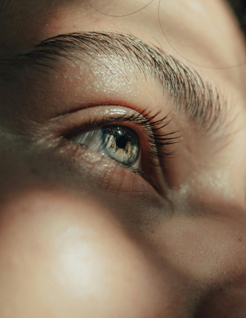 A close up of a woman's eye